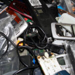 Reciclaje de productos electrónicos rotos en casa: piezas y materiales
